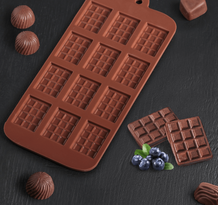 Форма для льда и шоколада 12 ячеек 21х11 см (2,7х3,9 см) "Плитка" цвет шоколадный 114001