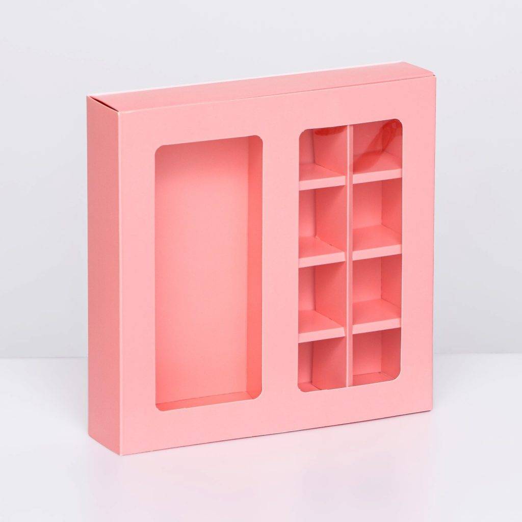 Коробка под 8 конфет+ шоколад с окном розовая 17,7х17,7х3,8см