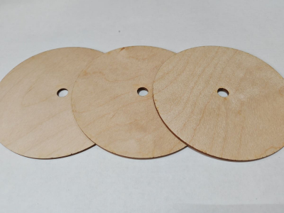 Подложка деревянная с отверстием (D 200 3 мм)