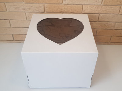 Коробка под торт 300*300*250 с окном СЕРДЦЕ / белая