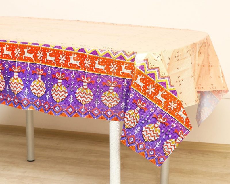 Скатерть полиэтиленовая "Вечер у камина" НГ 35мкм 120х180