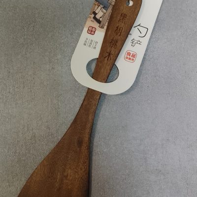 Лопатка кухонная 32см дерево /В386