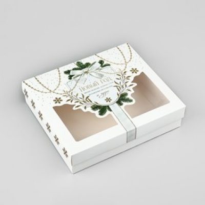 Коробка подарочная "Новый год время обьятий" 23.5 х 20.5 х 5.5 СМ 7724519