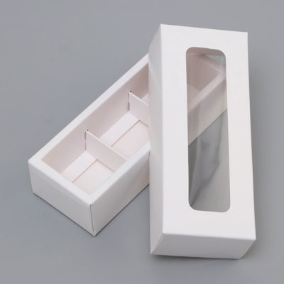 Коробка для 3 конфеты, с окном, белый 13×5×3.3 см 9912389